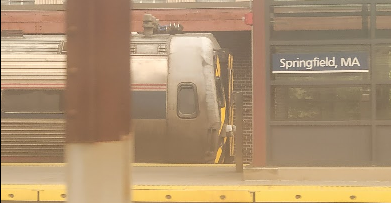 photo of the metroliner cab car at the springfield train station